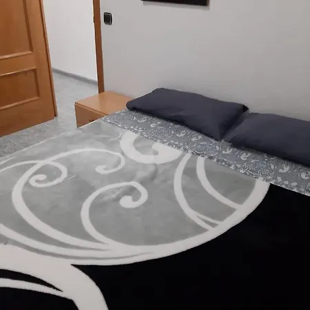 Grande En Piso Compartido Con 2 Adultos Homestay Valencia