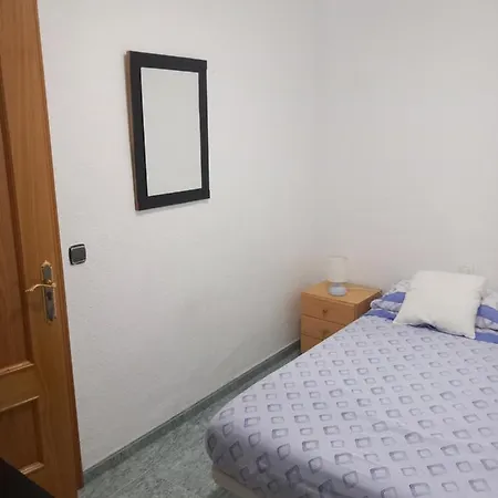 Grande En Piso Compartido Con 2 Adultos Homestay Valencia