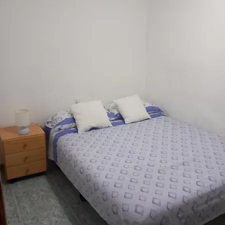 Grande En Piso Compartido Con 2 Adultos * Valencia